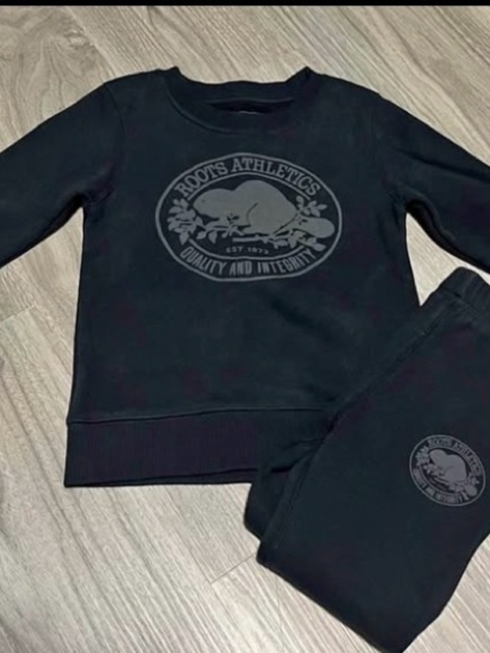 Roots Athletics Black Crewneck Sweatshirt and Joggers Set